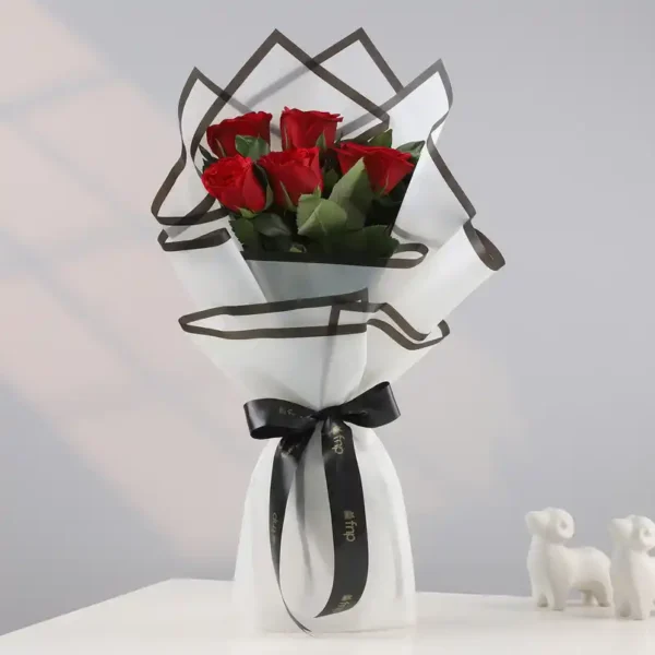FNP-5-Red-Rose-Bouquet-Gifting